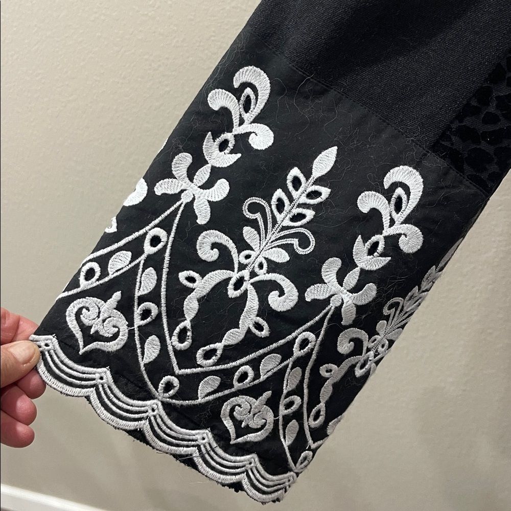 Upcycled Black Denim Jacket with Peplum & Floral Whitework Embroidery. Size M-L - Picture 13 of 15